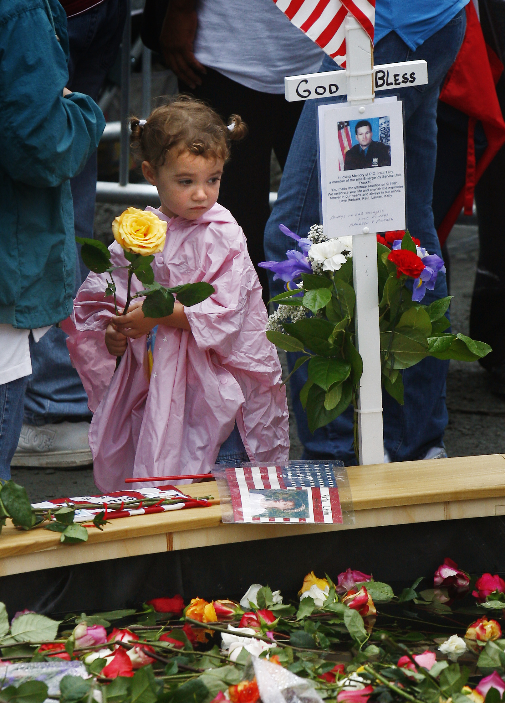Reuters  Photo girl with flower taken by Mike Segar
